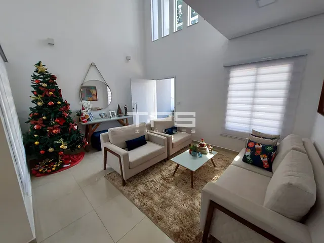 Casa com 300m² 3 quartos e 2 banheiros, à venda ou para alugar, no bairro Portal das Colinas em Guaratinguetá