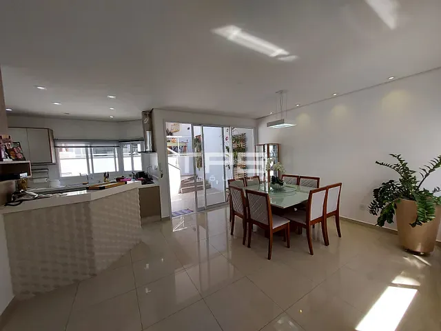 Casa com 300m² 3 quartos e 2 banheiros, à venda ou para alugar, no bairro Portal das Colinas em Guaratinguetá