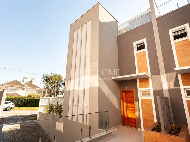 Sobrado com 217m² 3 quartos e 2 banheiros, à venda, no bairro Mossunguê em Curitiba