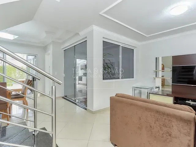 Sobrado com 191m² 3 quartos e 3 banheiros, à venda, no bairro Xaxim em Curitiba
