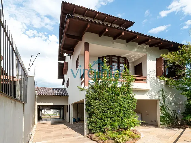 Casa com 427m² 4 quartos e 3 banheiros, à venda, no bairro Scharlau em São Leopoldo