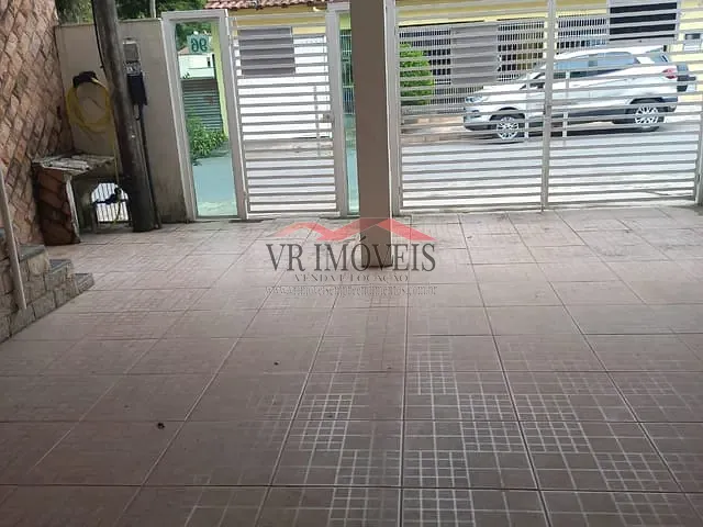 Sobrado 3 quartos e 2 banheiros, à venda, no bairro São João Batista em Volta Redonda