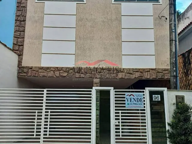 Sobrado 3 quartos e 2 banheiros, à venda, no bairro São João Batista em Volta Redonda