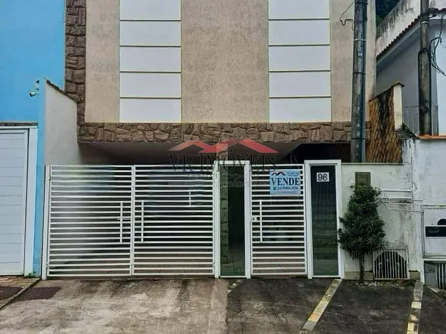 Sobrado 3 quartos e 2 banheiros, à venda, no bairro São João Batista em Volta Redonda