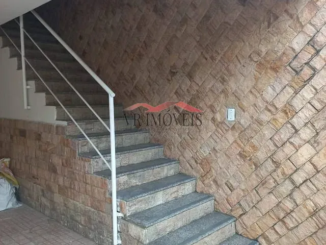 Sobrado 3 quartos e 2 banheiros, à venda, no bairro São João Batista em Volta Redonda