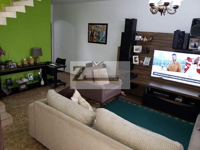 Sobrado com 240m² 4 quartos e 3 banheiros, à venda, no bairro Parque Continental II em Guarulhos