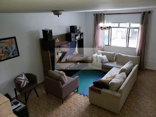 Sobrado com 240m² 4 quartos e 3 banheiros, à venda, no bairro Parque Continental II em Guarulhos