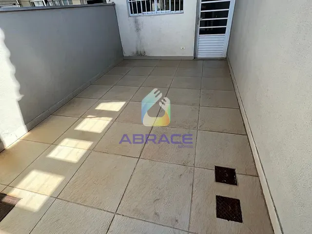 Sobrado com 60m² 2 quartos e 1 banheiro, para alugar, no bairro Vila Ipiranga em Campo Grande