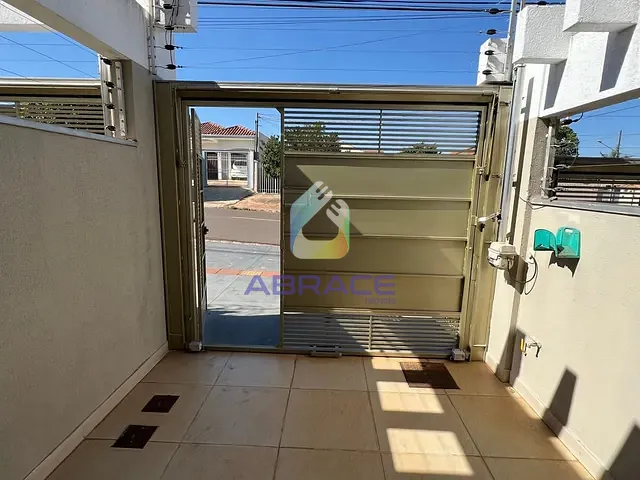 Sobrado com 60m² 2 quartos e 1 banheiro, para alugar, no bairro Vila Ipiranga em Campo Grande