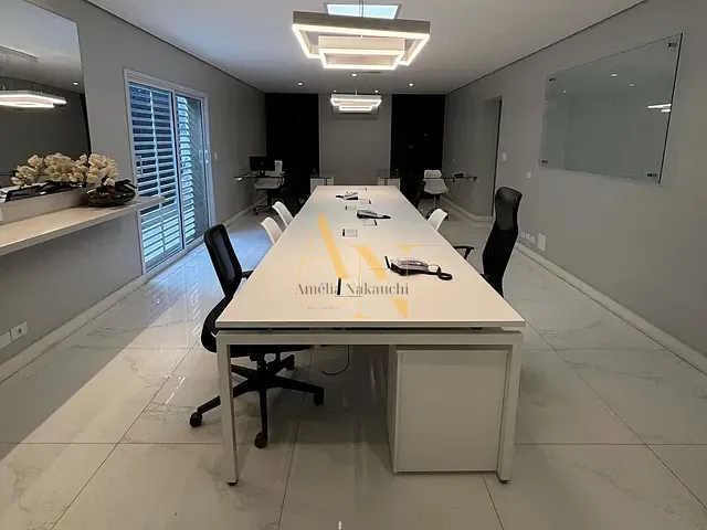Sobrado com 640m², à venda ou para alugar, no bairro Pacaembu em São Paulo