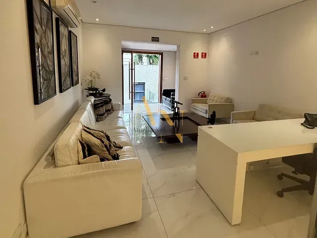 Sobrado com 640m², à venda ou para alugar, no bairro Pacaembu em São Paulo