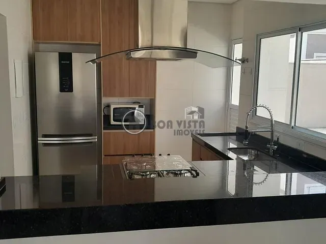 Sobrado 4 quartos e 5 banheiros, à venda, no bairro Chácara Faggion em Suzano