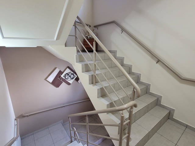 Sobrado com 496m² 4 quartos e 7 banheiros, à venda, no bairro Uvaranas em Ponta Grossa