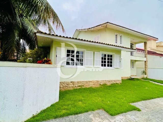 Sobrado com 720m² 5 quartos e 3 banheiros, à venda, no bairro Parque Rodoviário em Campos dos Goytacazes
