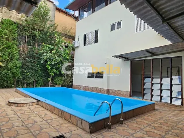 Sobrado com 375m² 4 quartos e 6 banheiros, à venda, no bairro Cidade Jardim em Goiânia