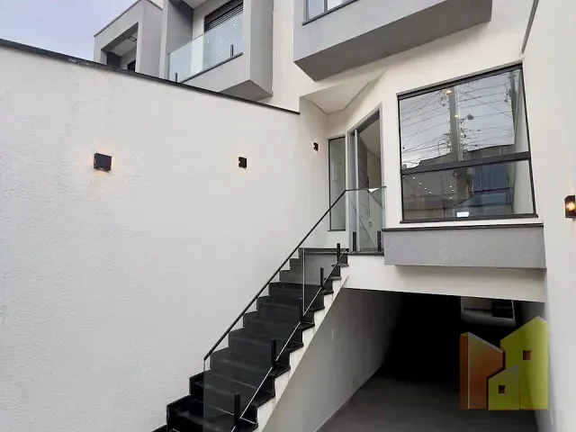 Sobrado 3 quartos e 5 banheiros, à venda, no bairro Vila Santa Isabel em São Paulo