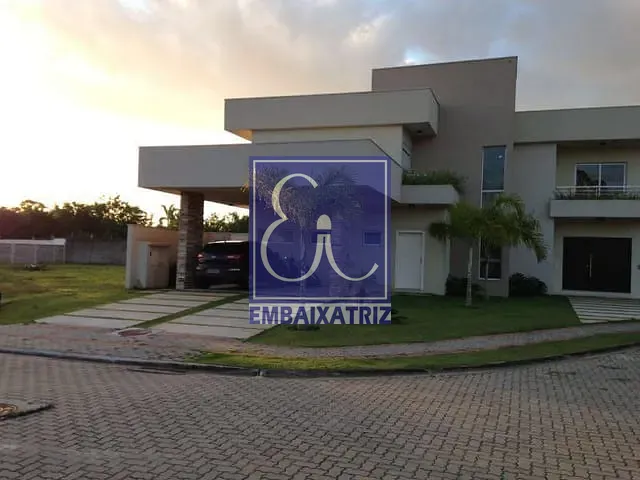 Sobrado com 600m² 5 quartos e 3 banheiros, à venda, no bairro Conjunto Residencial Vale dos Pinheiros em São José dos Campos