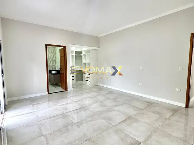 Sobrado 3 quartos e 3 banheiros, à venda ou para alugar, no bairro Portal dos Pinheiros II em Itapetininga