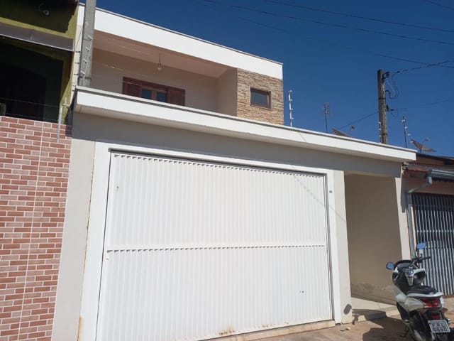 Sobrado com 180m² 3 quartos e 4 banheiros, para alugar, no bairro Vila Santa Emília em Tatuí