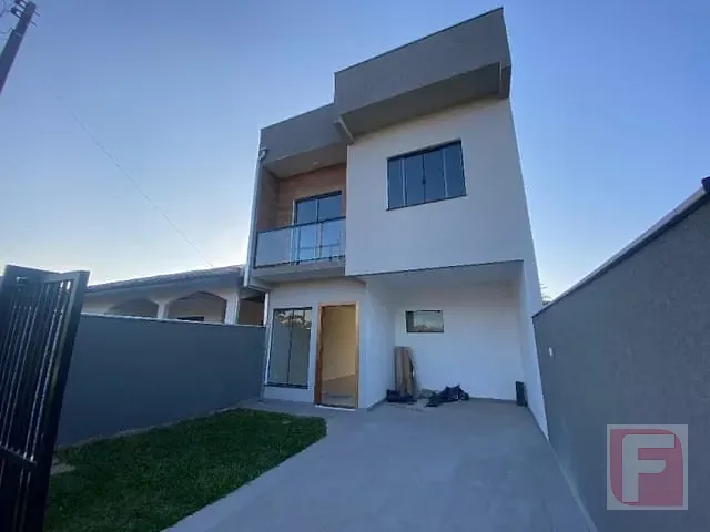 Sobrado 3 quartos e 2 banheiros, à venda, no bairro Bamerindus em Itapoá