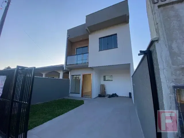 Sobrado 3 quartos e 2 banheiros, à venda, no bairro Bamerindus em Itapoá