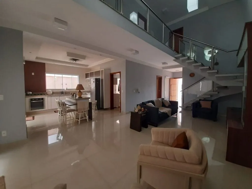 Sobrado, 3 quartos, 220 m² - Foto 1