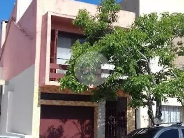 Sobrado 3 quartos e 2 banheiros, à venda, no bairro Centro em Pelotas