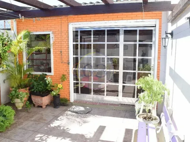 Sobrado 3 quartos e 2 banheiros, à venda, no bairro Centro em Pelotas