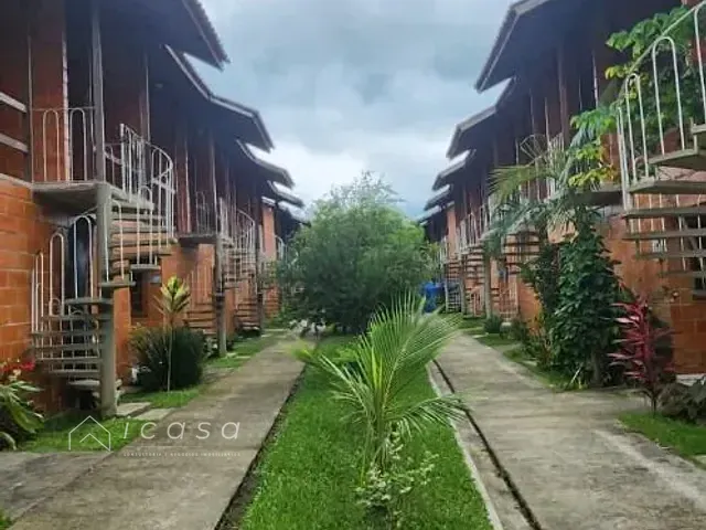 Sobrado com 56m² 2 quartos e 1 banheiro, à venda, no bairro Praia do Sapê em Ubatuba
