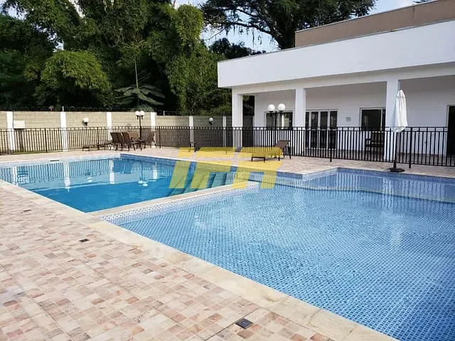 Sobrado com 100m² 3 quartos e 2 banheiros, à venda, no bairro Parque Santo Antônio em Taubaté