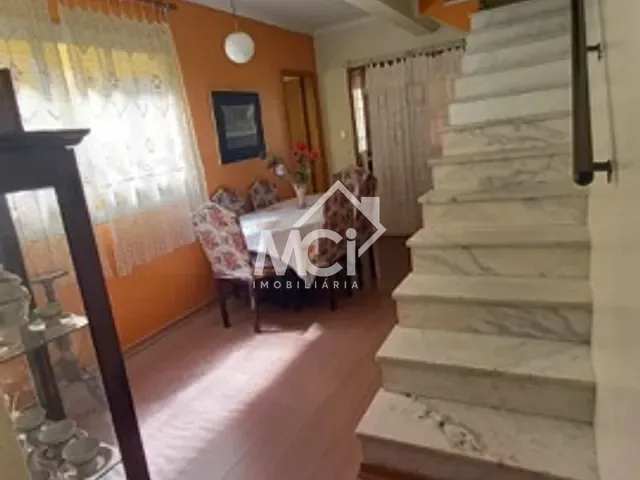 Sobrado 3 quartos e 3 banheiros, à venda, no bairro Centro em Pelotas