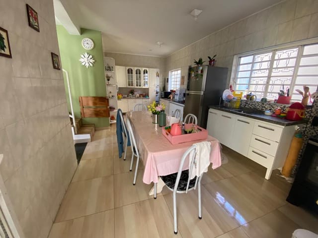 Sobrado com 250m² 3 quartos e 2 banheiros, à venda, no bairro Parque Valença I em Campinas