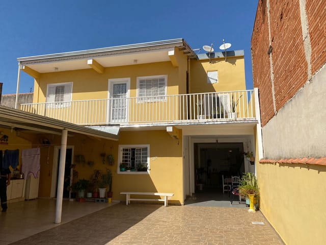 Sobrado com 250m² 3 quartos e 2 banheiros, à venda, no bairro Parque Valença I em Campinas