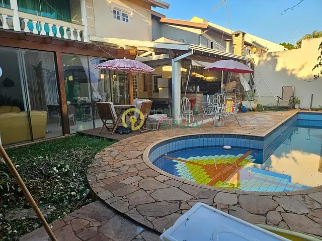 Sobrado com 500m² 5 quartos e 6 banheiros, à venda, no bairro Mediterrâneo em Londrina