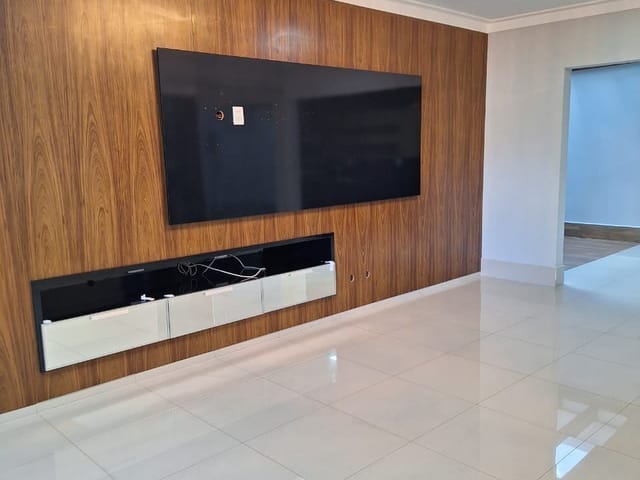 Sobrado com 267m² 3 quartos e 3 banheiros, à venda, no bairro Goiabeira em Cuiabá