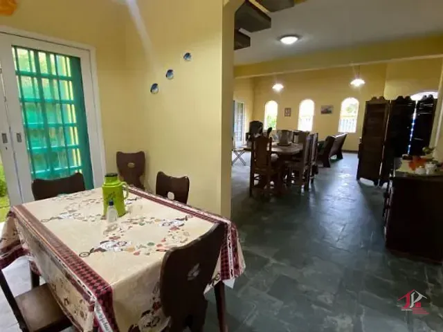 Sobrado 3 quartos e 3 banheiros, à venda, no bairro Cibratel I em Itanhaém