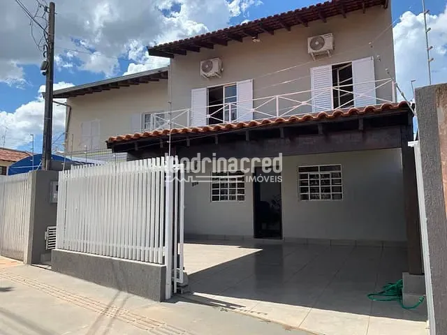 Sobrado com 125m² 3 quartos e 2 banheiros, à venda, no bairro Vera Cruz em Londrina