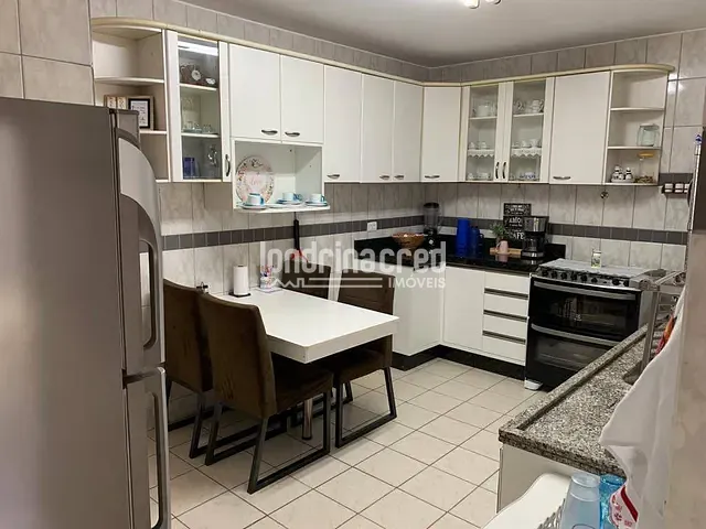 Sobrado com 125m² 3 quartos e 2 banheiros, à venda, no bairro Vera Cruz em Londrina