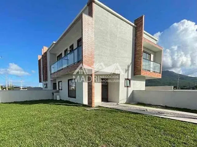 Sobrado com 91m² 2 quartos e 3 banheiros, à venda, no bairro Guarda do Cubatão em Palhoça