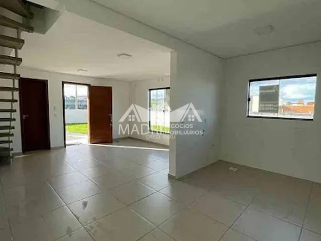 Sobrado com 91m² 2 quartos e 3 banheiros, à venda, no bairro Guarda do Cubatão em Palhoça