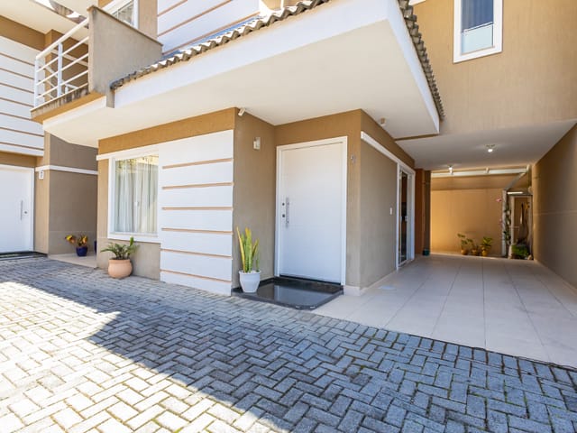 Sobrado com 149m² 3 quartos e 4 banheiros, à venda, no bairro Barreirinha em Curitiba