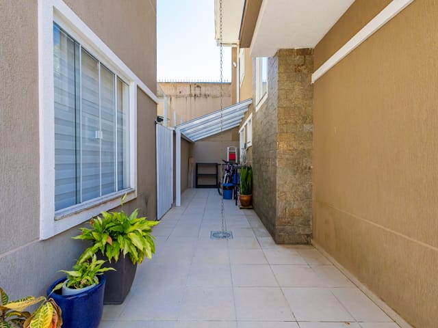 Sobrado com 149m² 3 quartos e 4 banheiros, à venda, no bairro Barreirinha em Curitiba