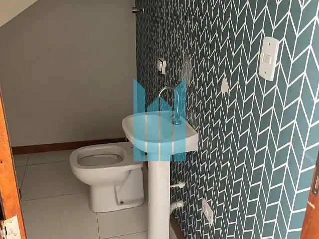 Sobrado 2 quartos e 2 banheiros, à venda, no bairro Jardim Bandeirantes em Poços de Caldas