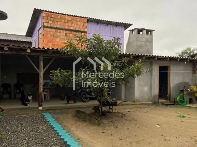 Sobrado com 300m² 3 quartos e 2 banheiros, à venda, no bairro Murta em Itajaí