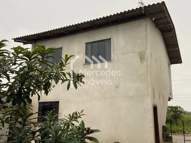 Sobrado com 300m² 3 quartos e 2 banheiros, à venda, no bairro Murta em Itajaí