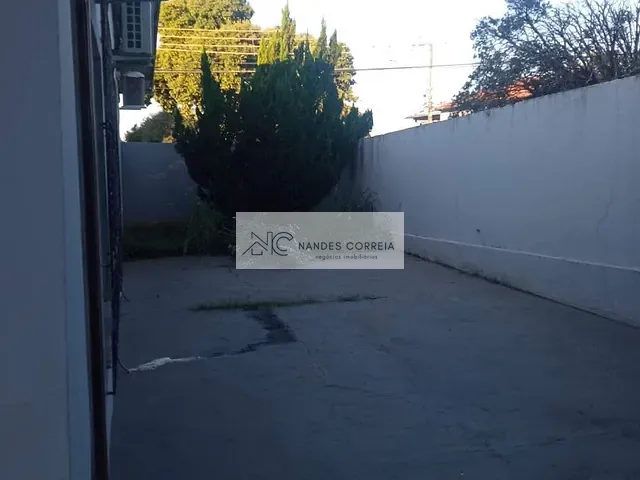 Sobrado à venda, no bairro Santa Rosa em Londrina