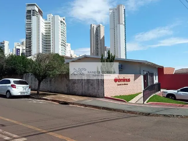 Sobrado à venda, no bairro Santa Rosa em Londrina