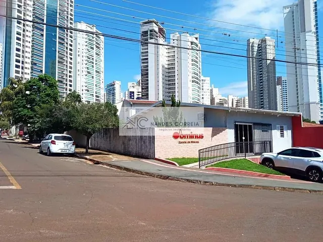 Sobrado à venda, no bairro Santa Rosa em Londrina