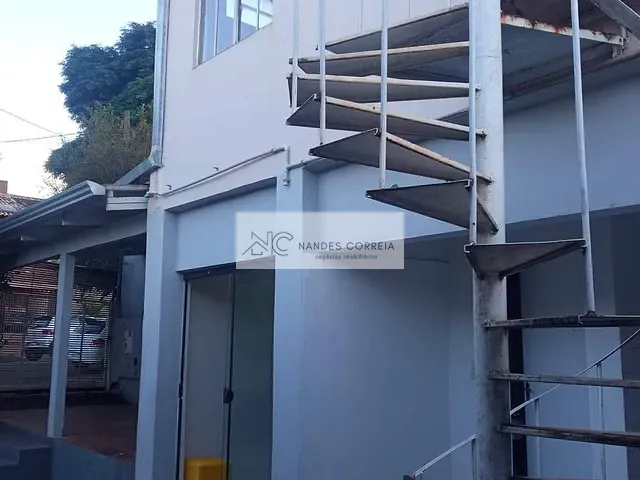 Sobrado à venda, no bairro Santa Rosa em Londrina