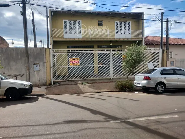 Sobrado à venda, no bairro Centro em Londrina